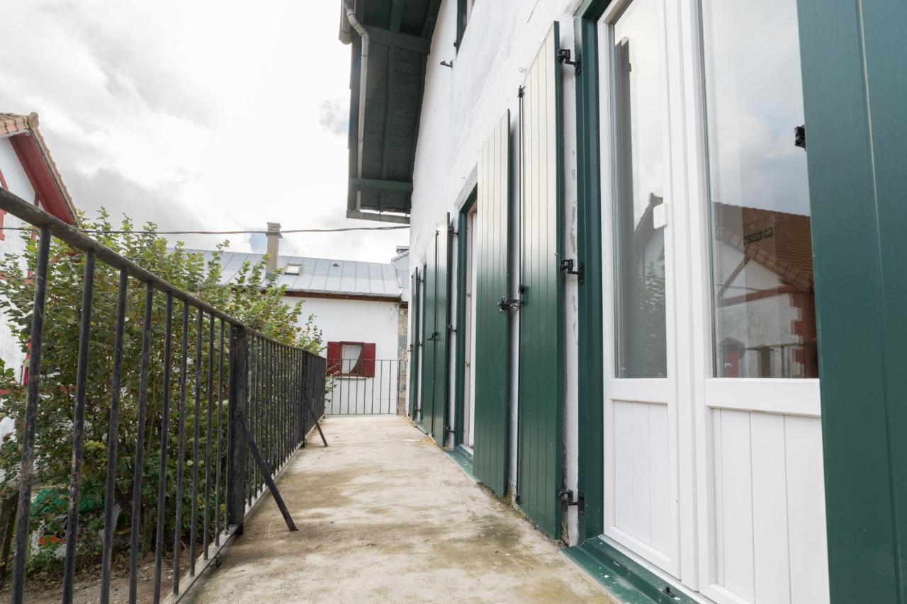 Lorentx Aterpea Burguete Exterior foto